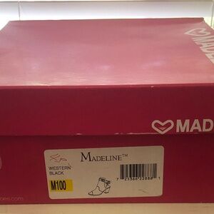 Women’s Madeline shoes – black western open toe sandals.